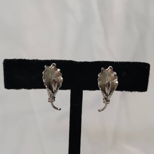 Silver Lily Boyd Bond ear-rings