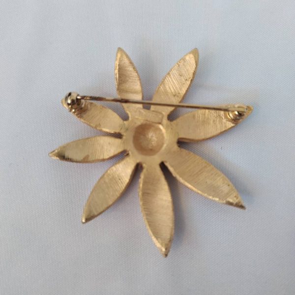 Crown Trifari vintage flower brooch - Image 2